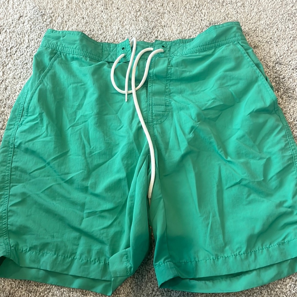 Uniqlo green shorts Medium